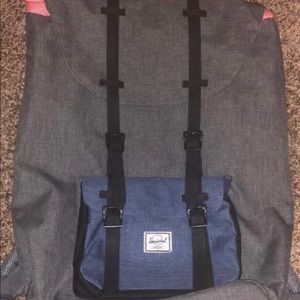 Herschel little America backpack 25L